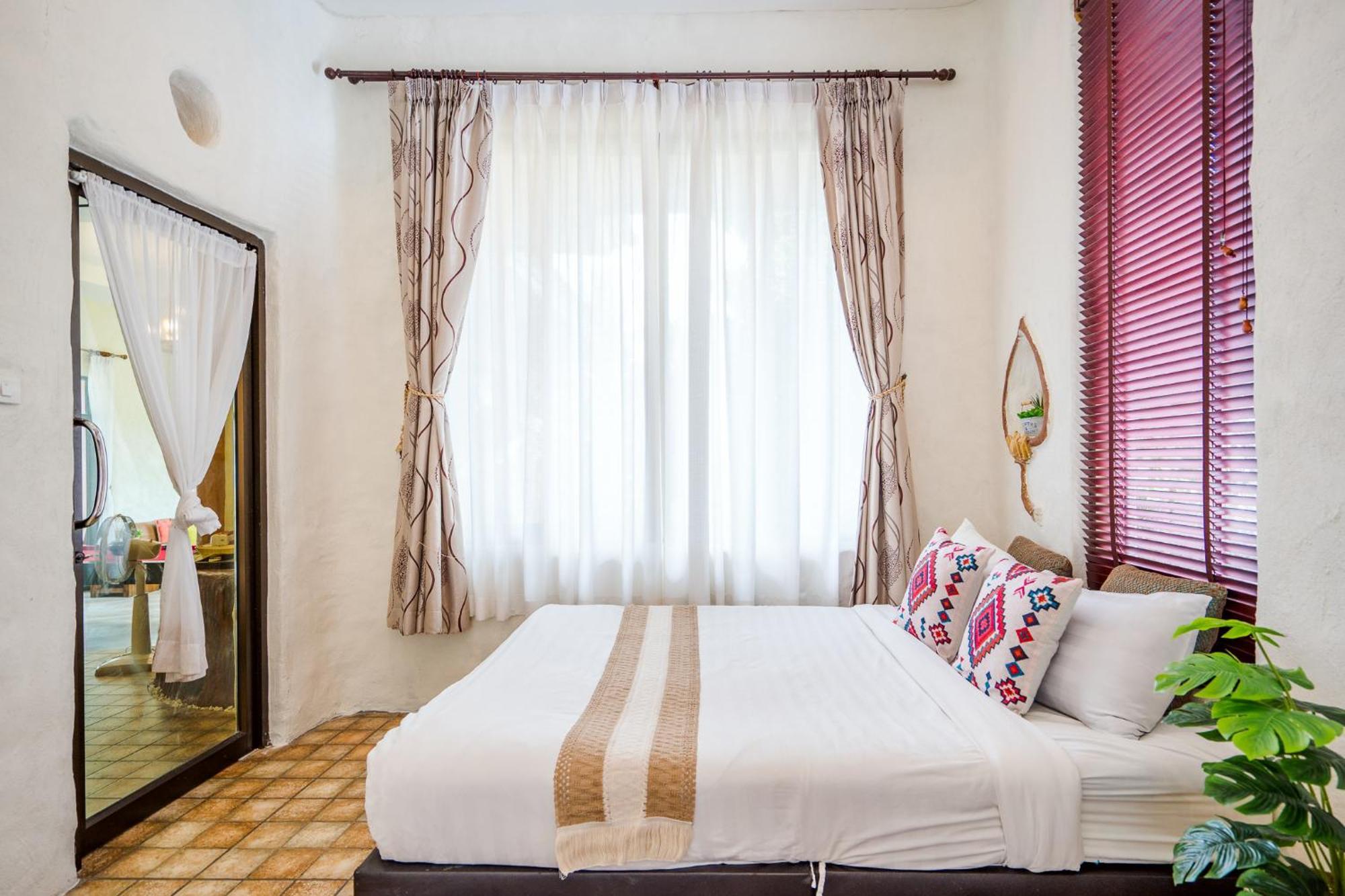 Huahin I-Din Poolvilla: Nature Retreat with Mountain Views Exterior photo